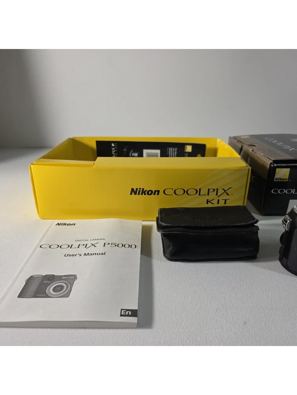 Nikon COOLPIX P5000 10MP Black Compact Camera 3.5x Zoom w/ Box Manual & Softcase